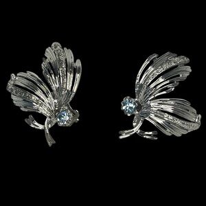 Vintage Emmons Clip-on Earrings Silver-tone Textured Swirl Leaf Blue Rhinestone